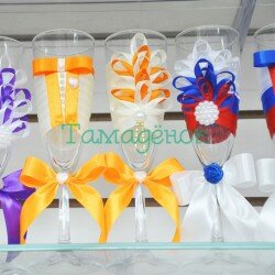 Бокалы на первый стол молодоженам / оранжевые ленты