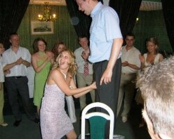 Свадебные приколы: конкурс с яйцами 