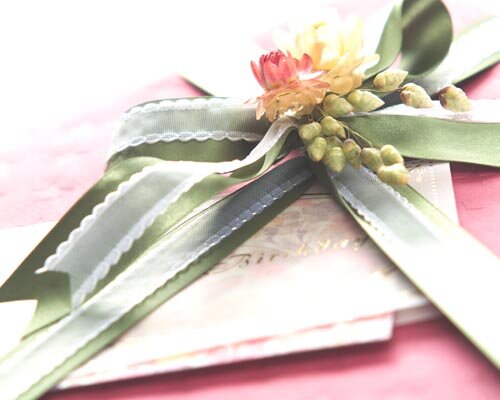 Ваши пригласительные на свадьбу: романтика любви